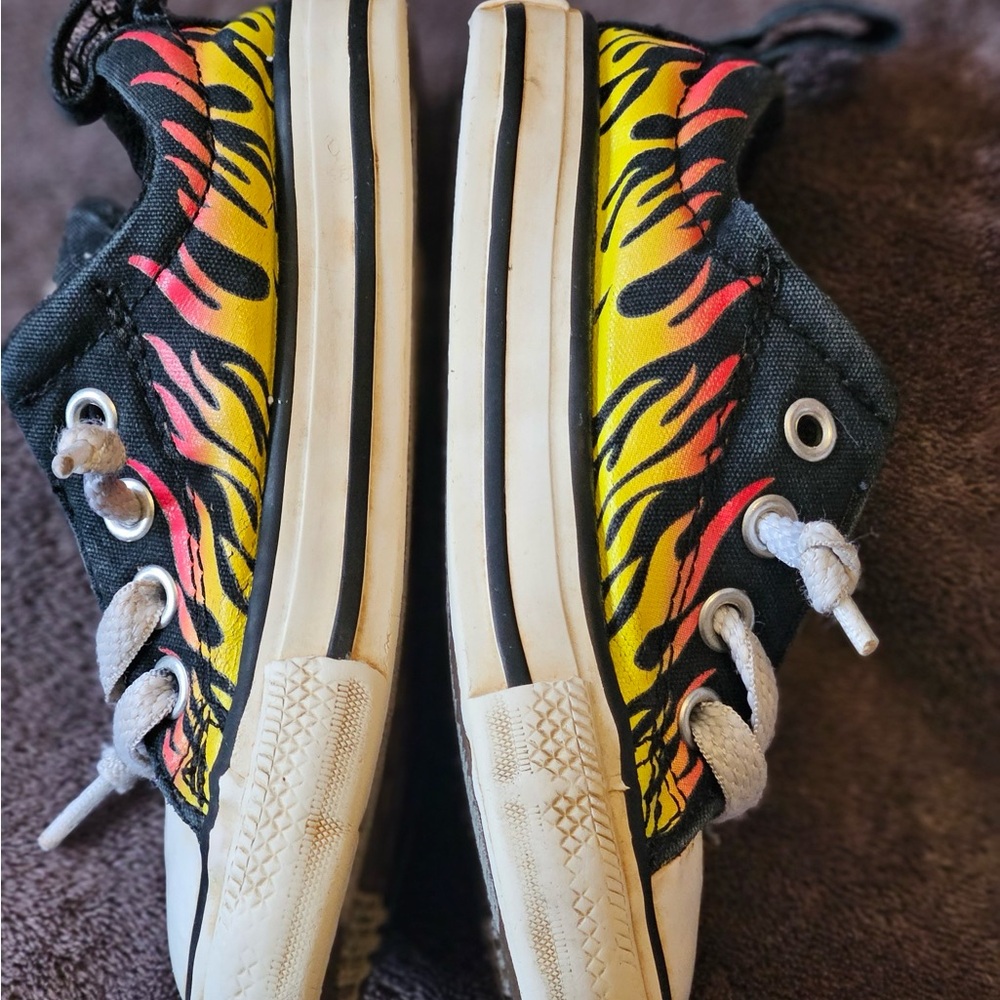 ❌SOLD❌
Converse Shoes All Star Chuck Taylors Flames Fire Sneakers Toddler 7 - Picture 2 of 8